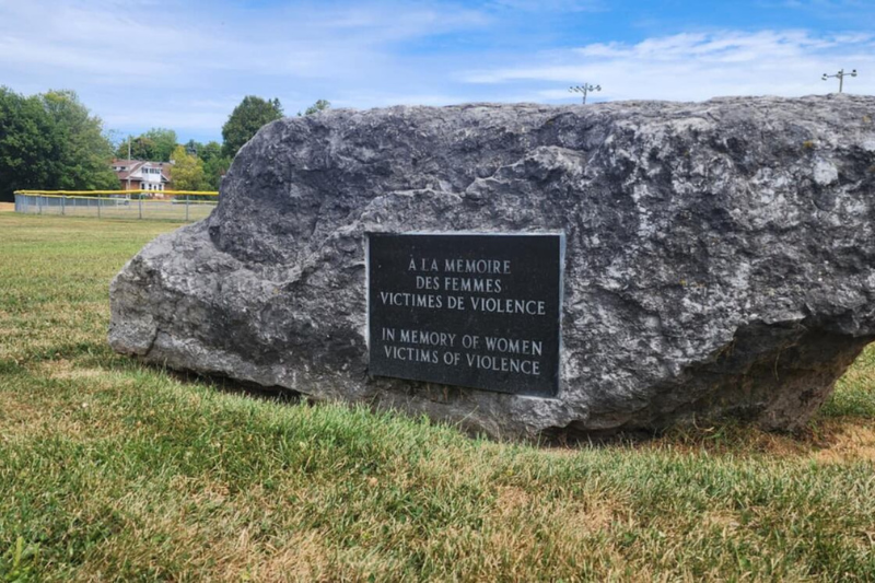 Le monument dédié aux féminicides sera déplacé à l’hôtel de ville de Clarence-Rockland